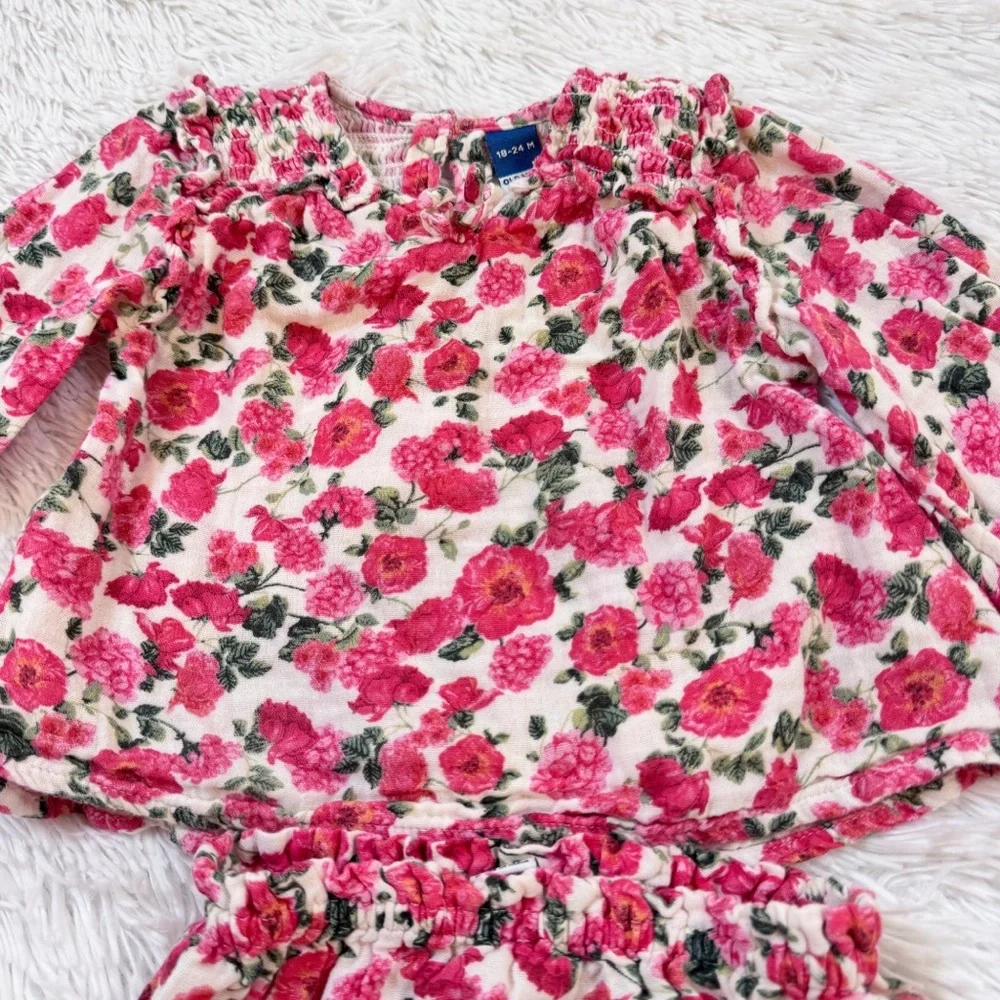 Old Navy Pink Floral‎ Baby Set